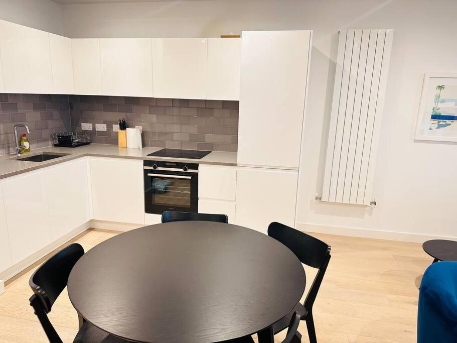Spacious Modern 1 Bed Apartment. Лондон Екстер'єр фото