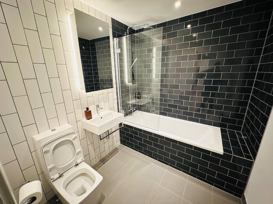Spacious Modern 1 Bed Apartment. Лондон Екстер'єр фото